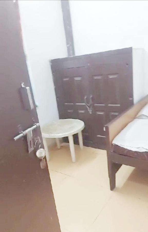 Gandhi Ganaga Guest house *