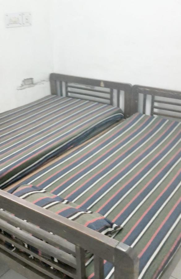 Gandhi Ganaga Guest house *